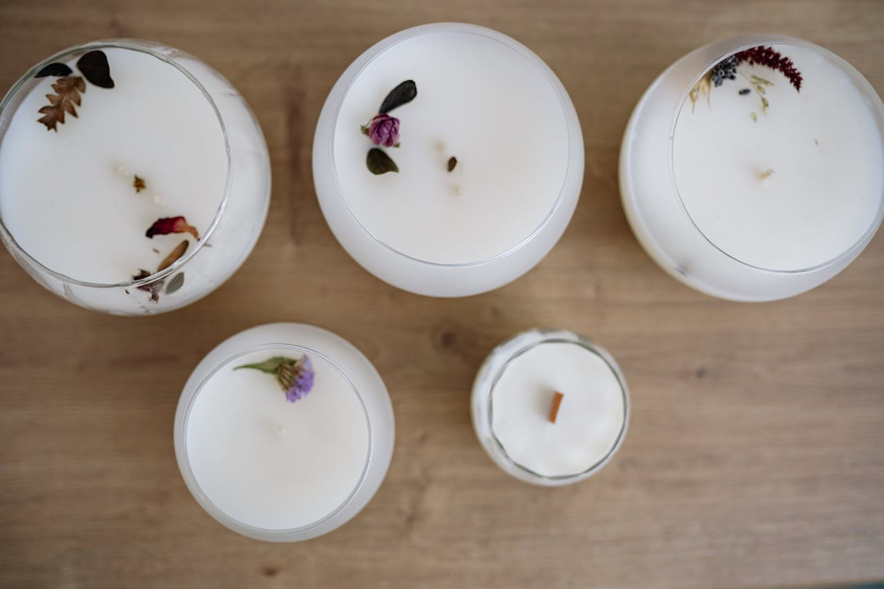 Transforma tu hogar con decoraciones florales llenas de personalidad.